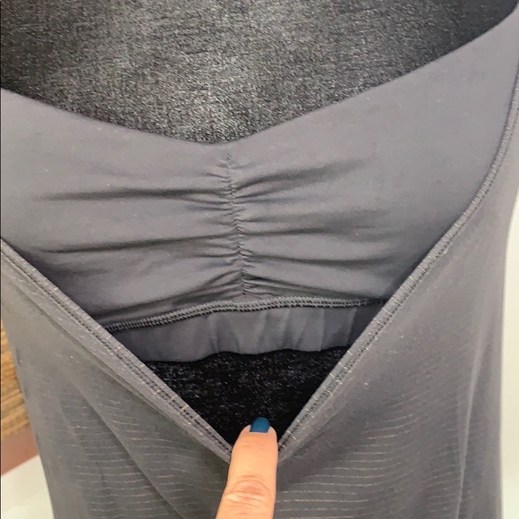 Lulu lemon 2 in 1 tank - Picture 6 of 6